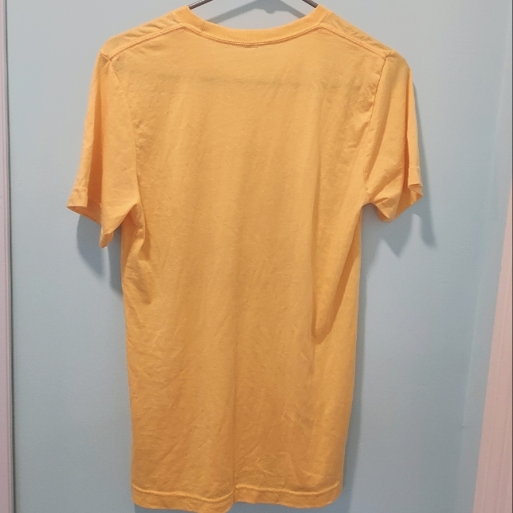 NWOT Retro Sunny Sweeney Shirt - Picture 2 of 3